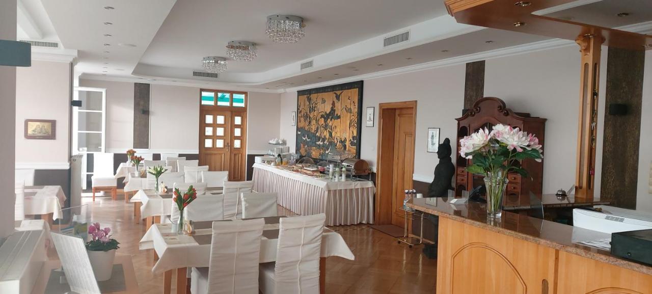 Villa Le Lux Mikolajki Bagian luar foto