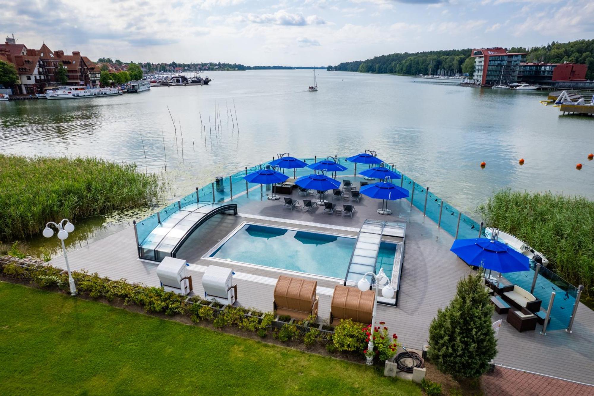 Villa Le Lux Mikolajki Bagian luar foto