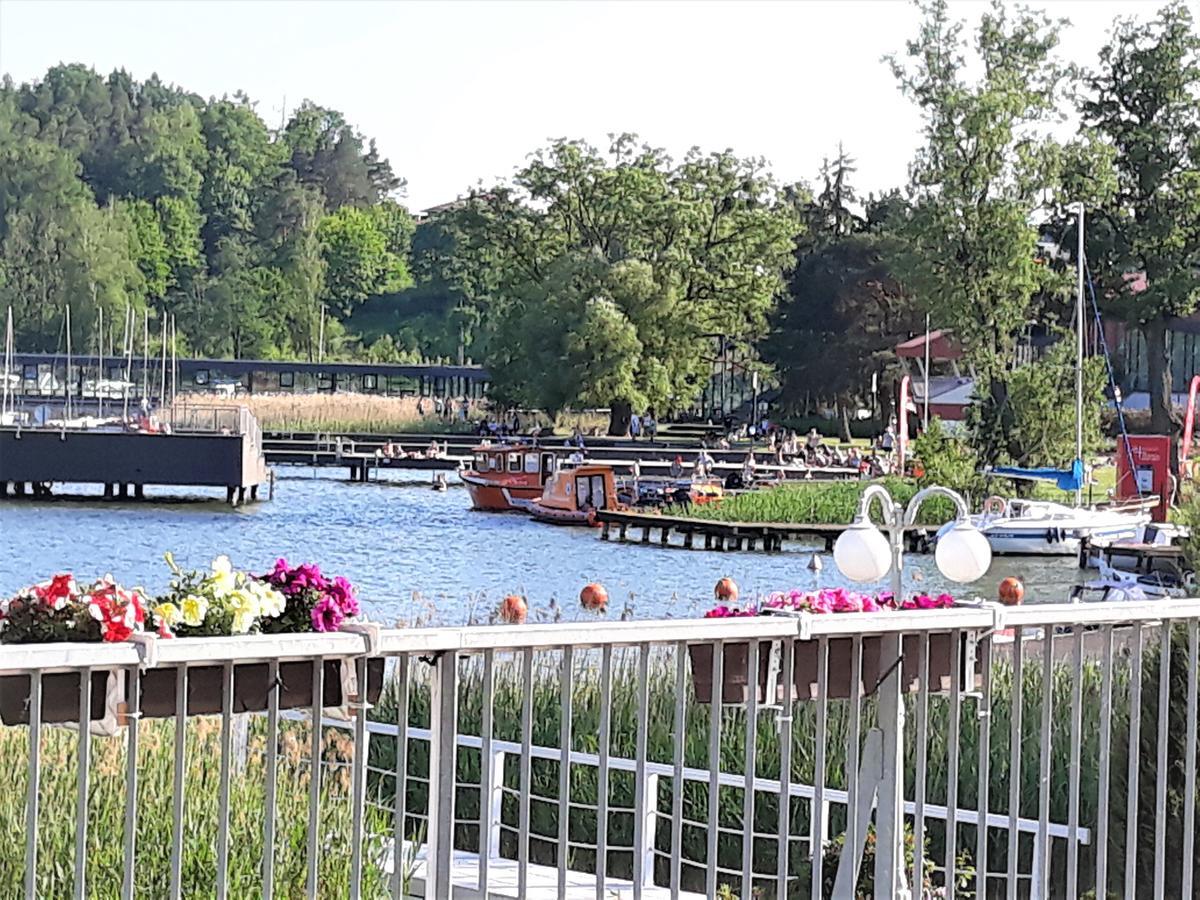 Villa Le Lux Mikolajki Bagian luar foto
