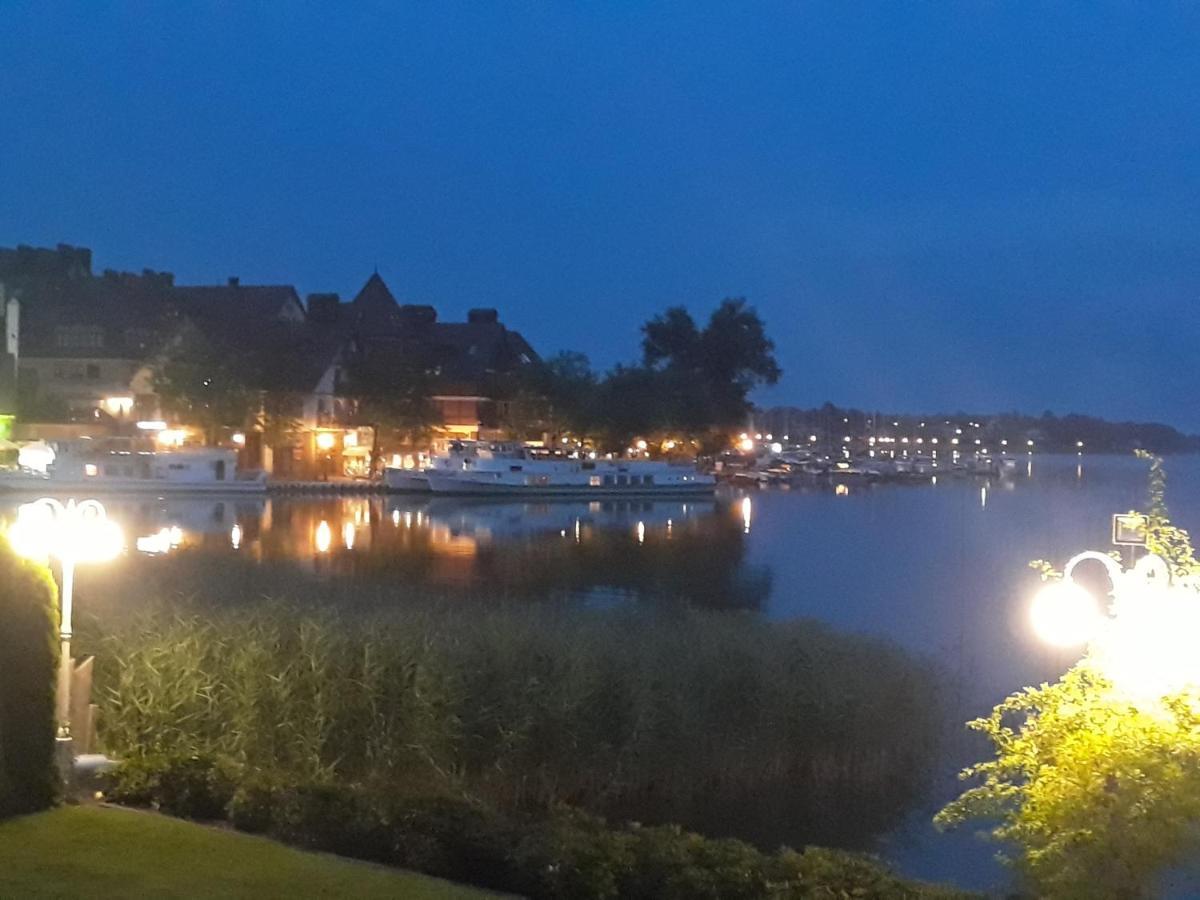 Villa Le Lux Mikolajki Bagian luar foto